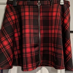[NWT] Hot Topic plaid skirt knee length w/ pockets
